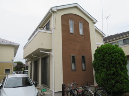 東久留米市M様邸で屋根外壁塗装（外壁デコラフレッシュ）