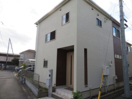 狛江市H様邸で外壁屋根塗装工事（タテイルアルファサンクール２液無機系遮熱塗料）